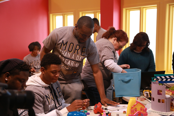 UM-Flint students get firsthand community engagement experience.