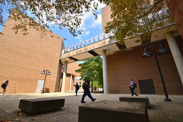 Students on campus for the first day of Fall 2016 classes