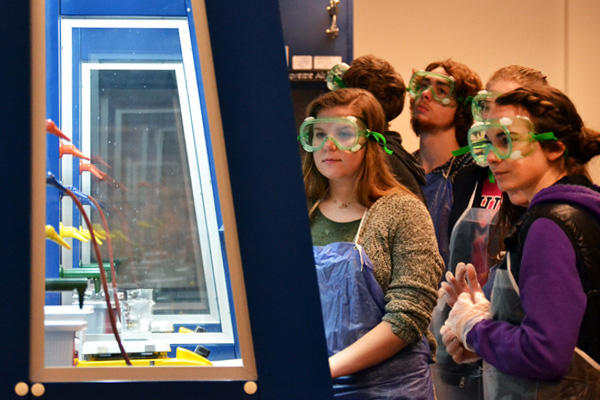 Honors Chemistry students from Byron visit UM-Flint labs on a field trip.