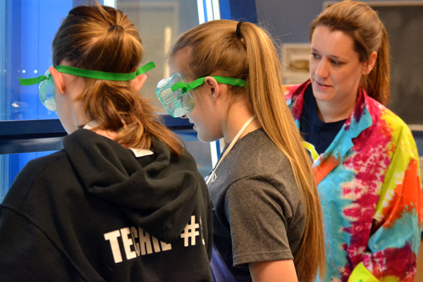 UM-Flint alumni and teacher Mandi Davis with her students.