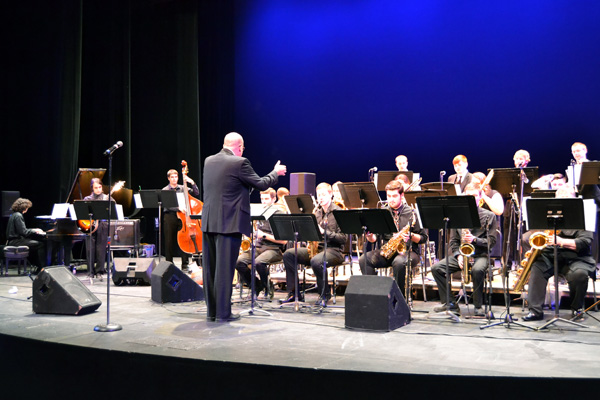 Associate Professor Brian DiBlassio conducts the UM-Flint Jazz Ensemble as they play Don Wyant's arrangement of "Over the Rainbow."