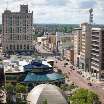 Flint Promise program expands; students can now enroll directly at UM-Flint