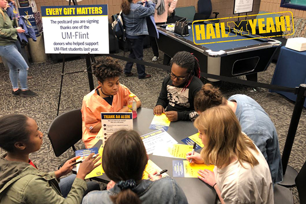 Students thanking donors at Hail Yeah! event. (Photo by Matt Bueby, University Advancement)