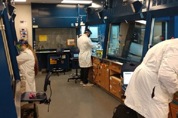 students in a chemistry lab