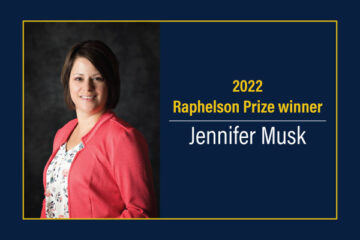 2022 Raphelson Prize winner and senior psychology major Jennifer Musk