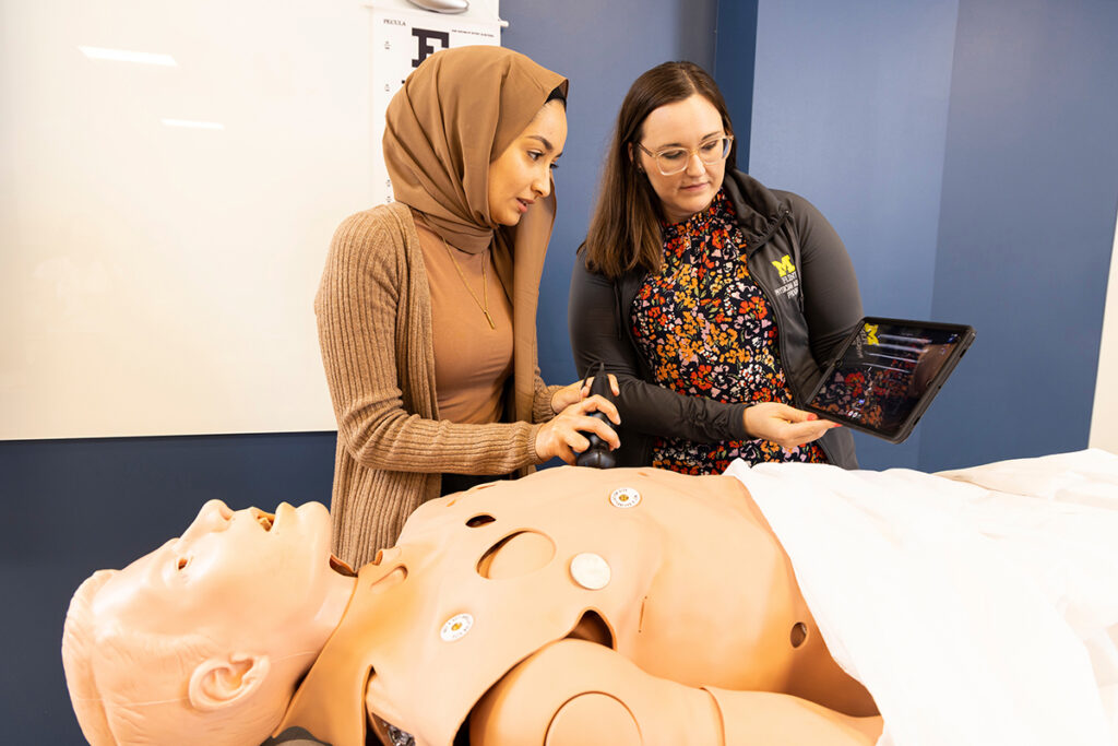 UM-Flint students working in the medical instruction lab on August 26, 2022. 