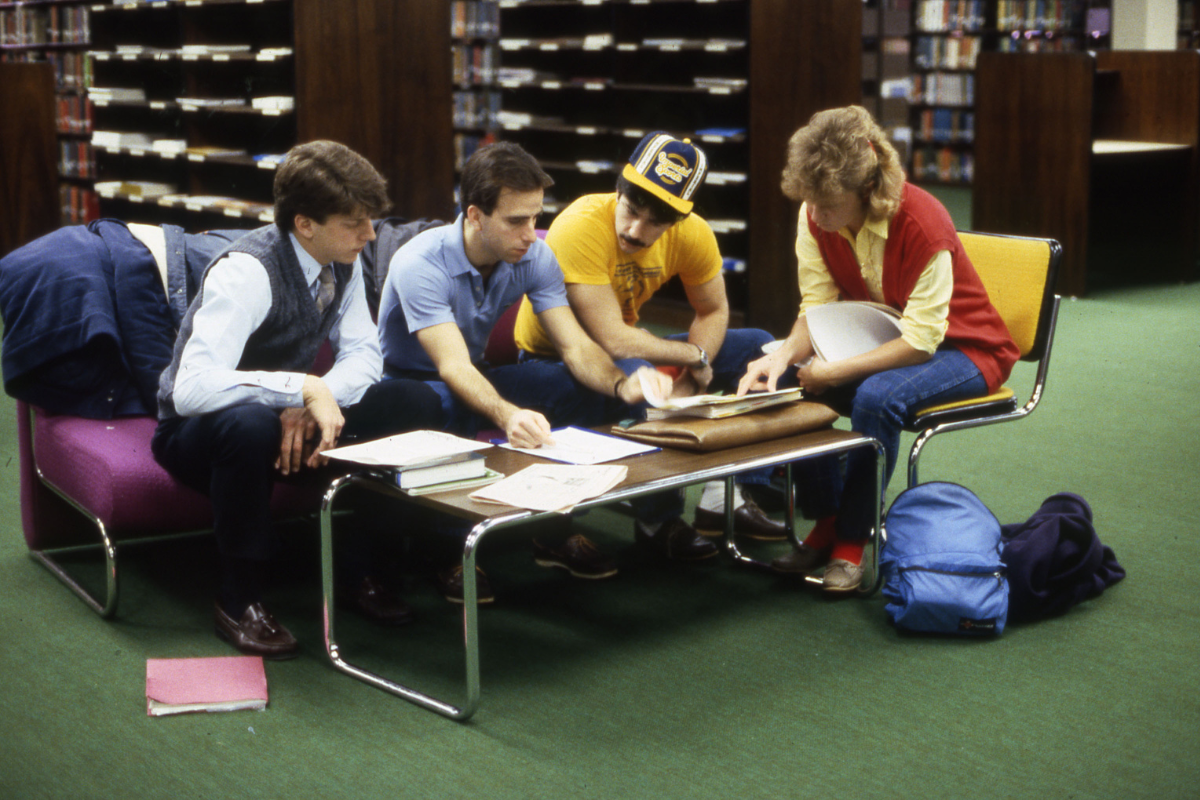 A group of students in the 1980s studying in the CROB